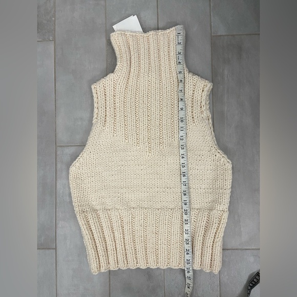 NWT TOTEME Turtleneck Hand Knitted Wool Top Buttercream Size Large - Picture 13 of 15